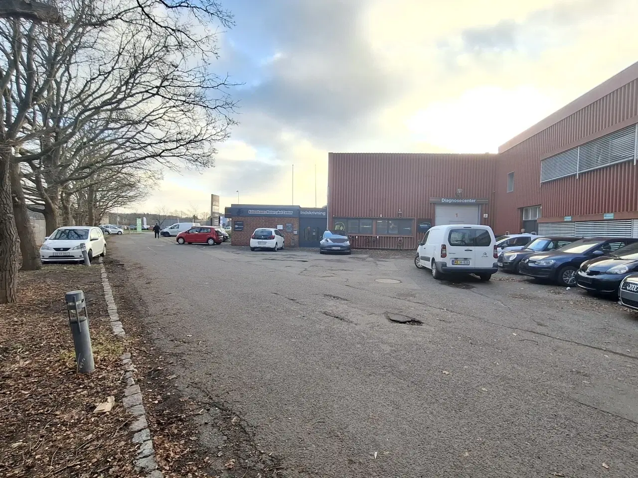 Billede 12 - AUTOVÆRGSTED eller Lager med store Port Centralt beliggende ved 2 motorvejstilkørsler.