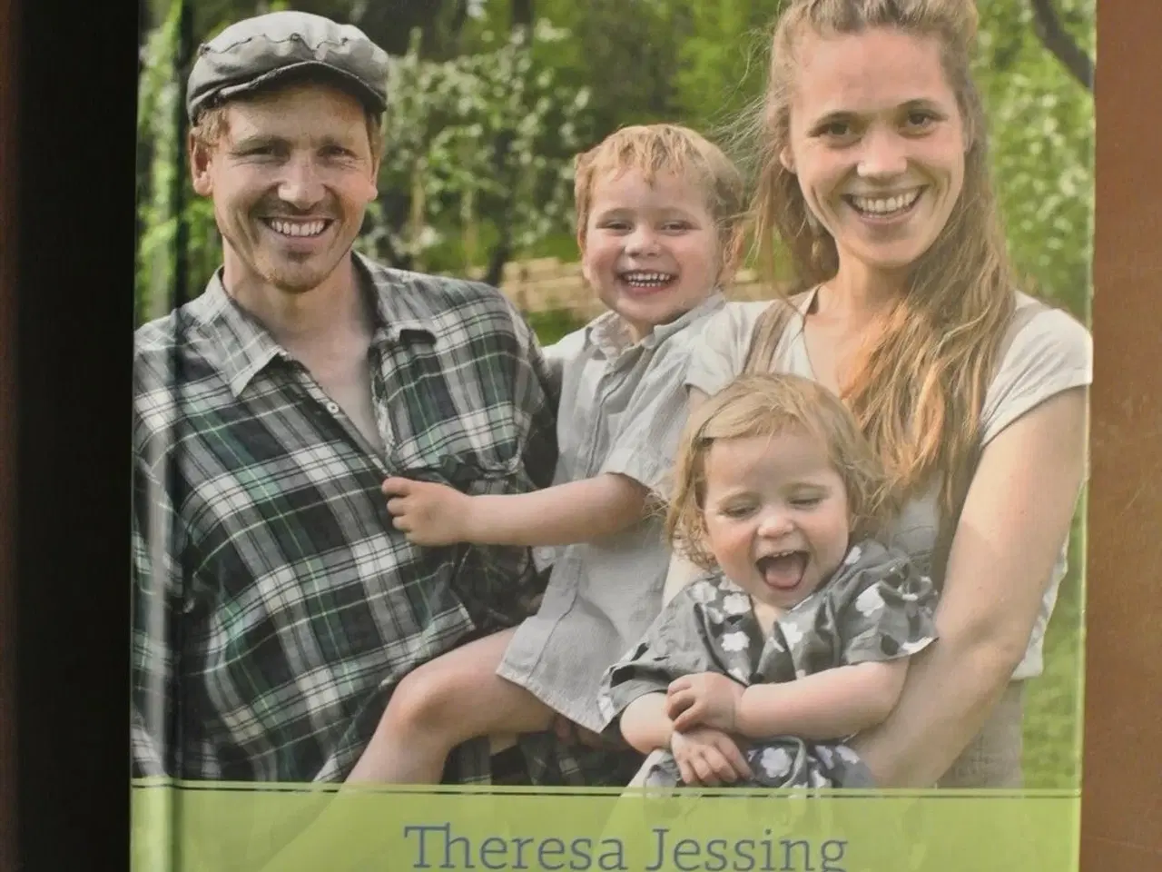 Billede 1 - livet på kastaniegården, af theresa jessing