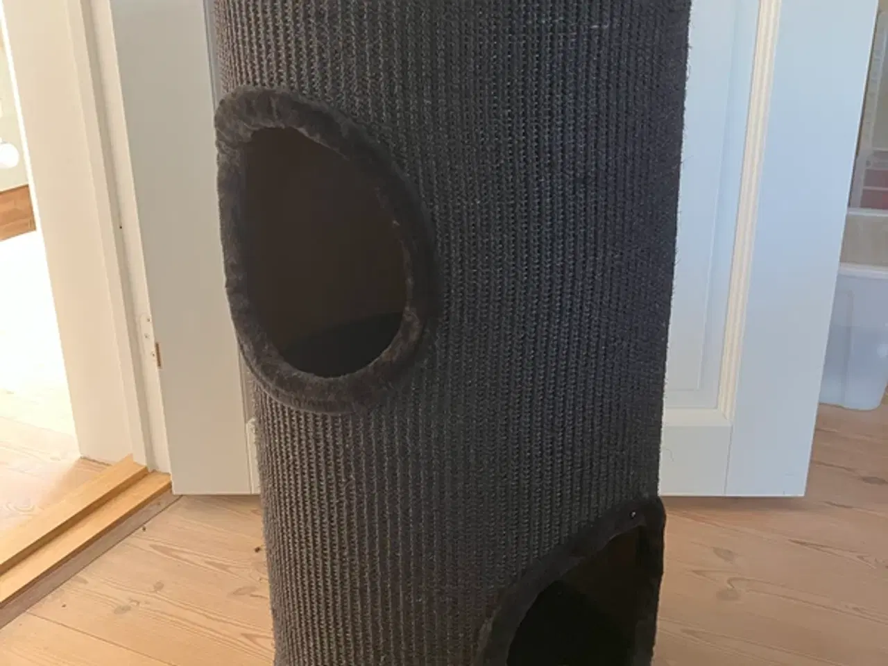 Billede 1 - Kradsetønde til kat