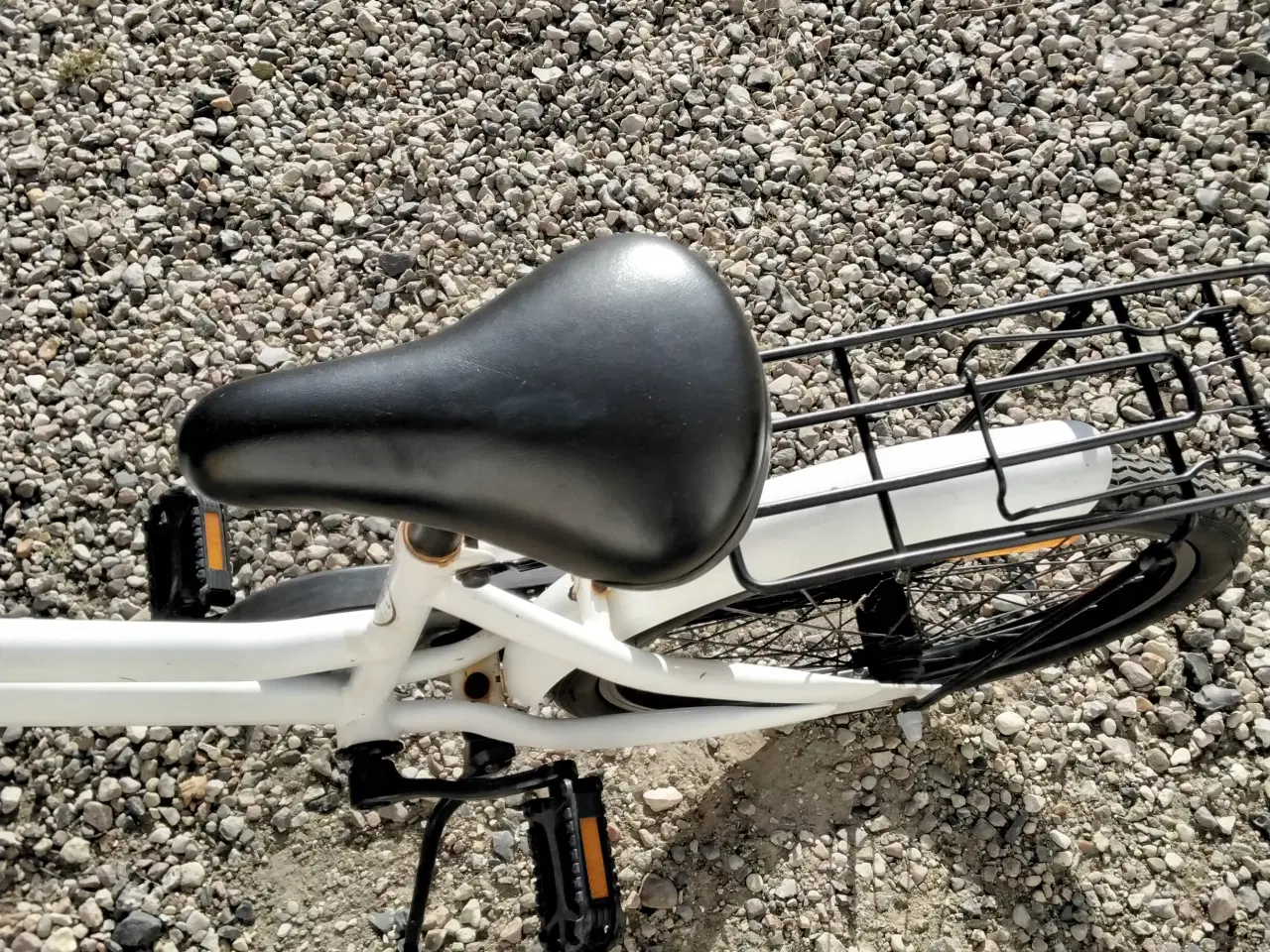 Billede 5 - Drengecykel 20" 1 gear, i pæn stand, hvid med FCK