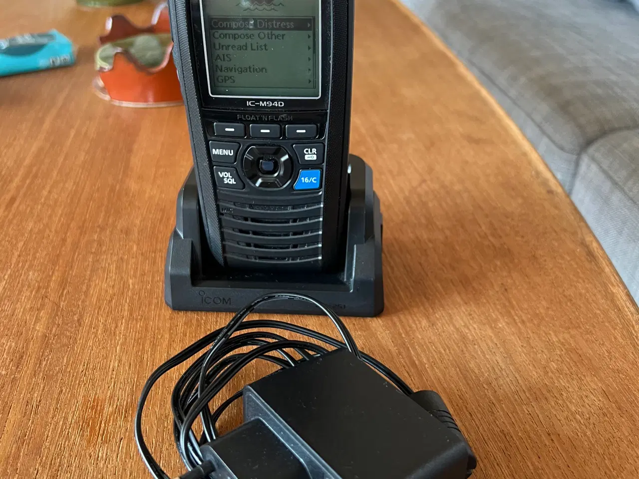 Billede 1 - Bærbar VHF radio