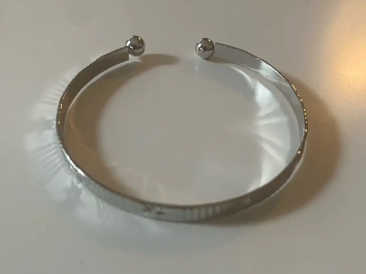 Billede 1 - * Sød armring - med stjerner