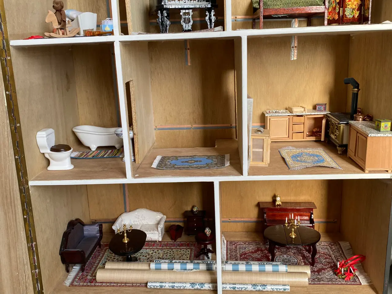 Billede 2 - Stort dukkehus med 11 rum