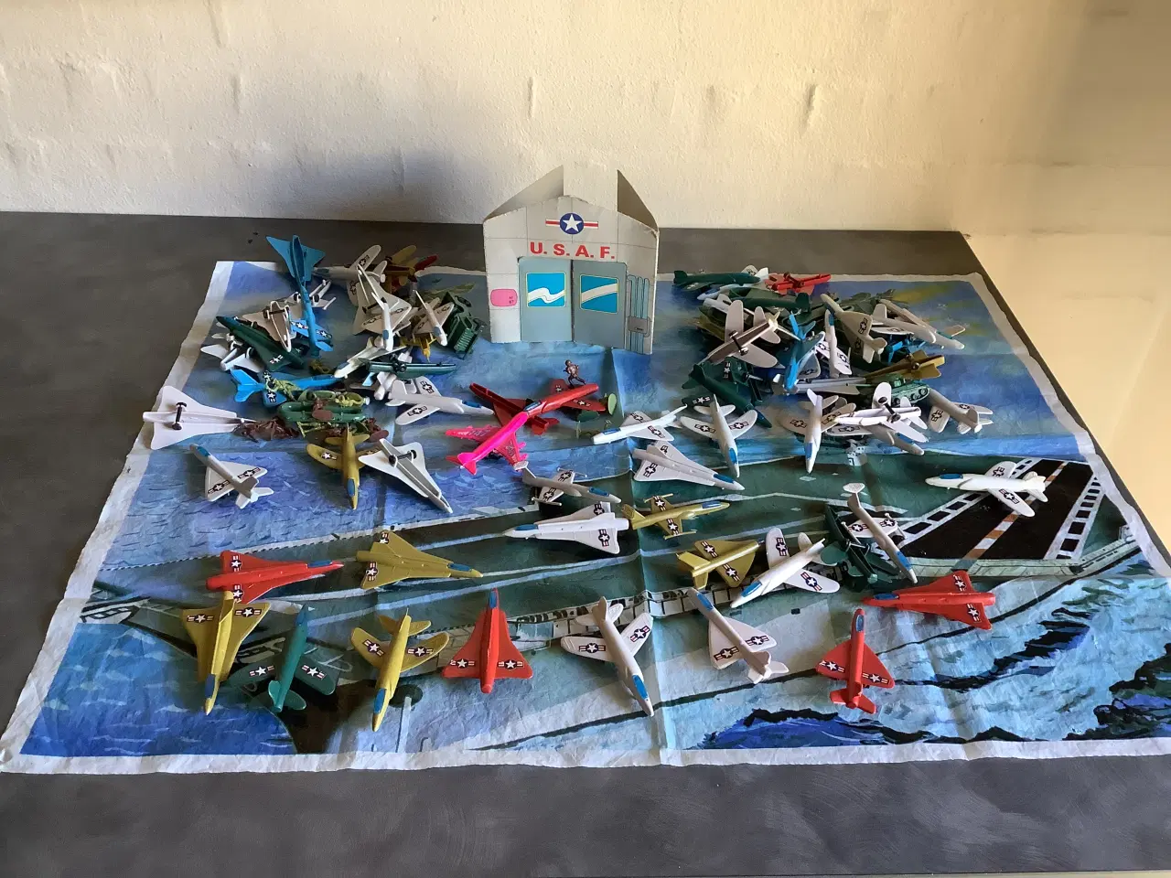 Billede 2 - USAF legetøjfly og millitærlegetøj sæt