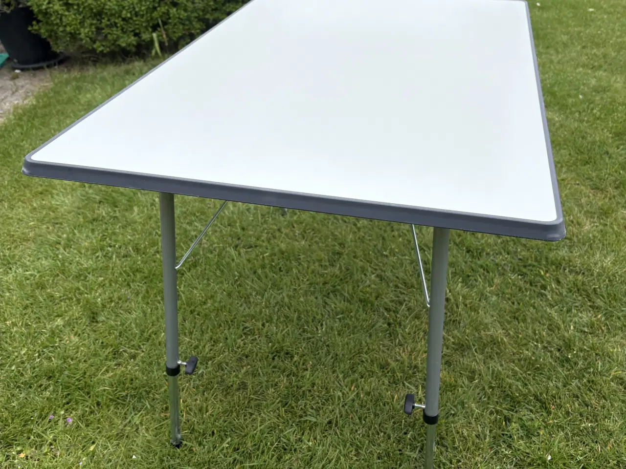 Billede 1 - Pænt Campingbord