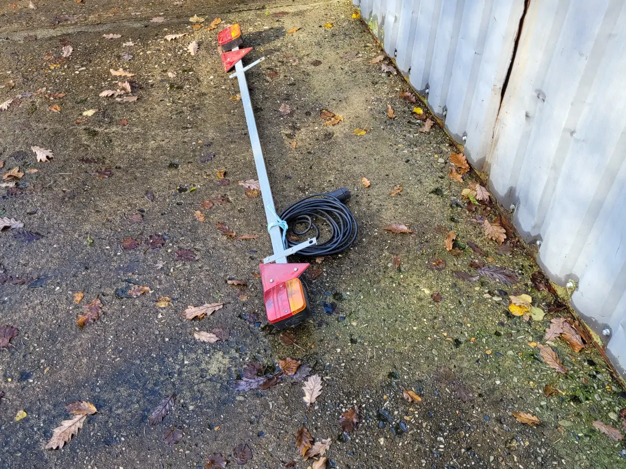 Billede 2 - Lygtebom til trailer eller cykelholder