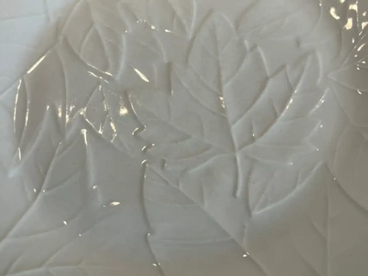 Billede 5 - Smukt MISO Durastone stel med reliefmønster–6 dele