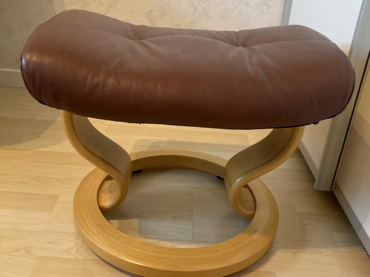 Billede 3 - Stressless fodskammel