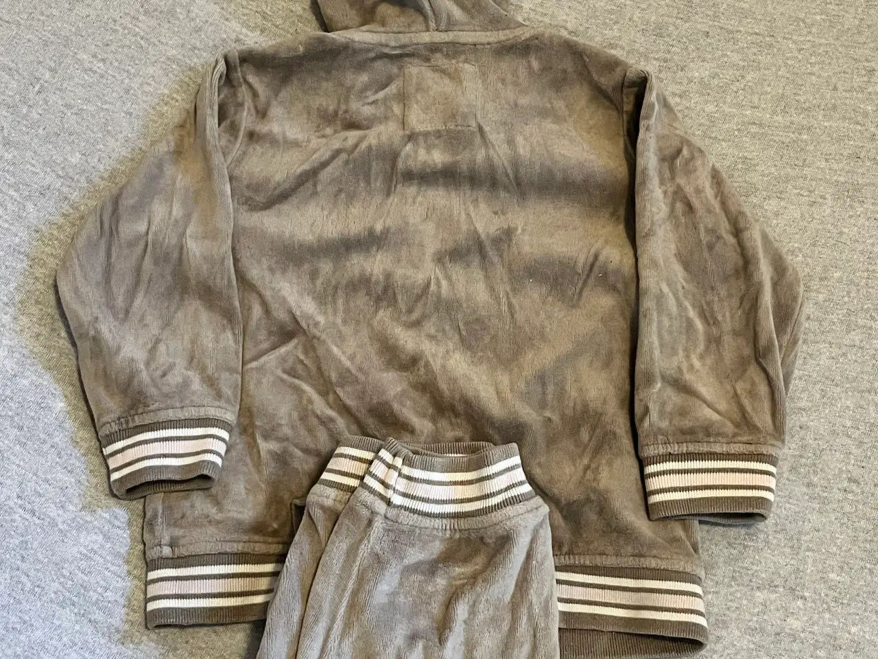 Billede 2 - Fleece sæt fra H&M