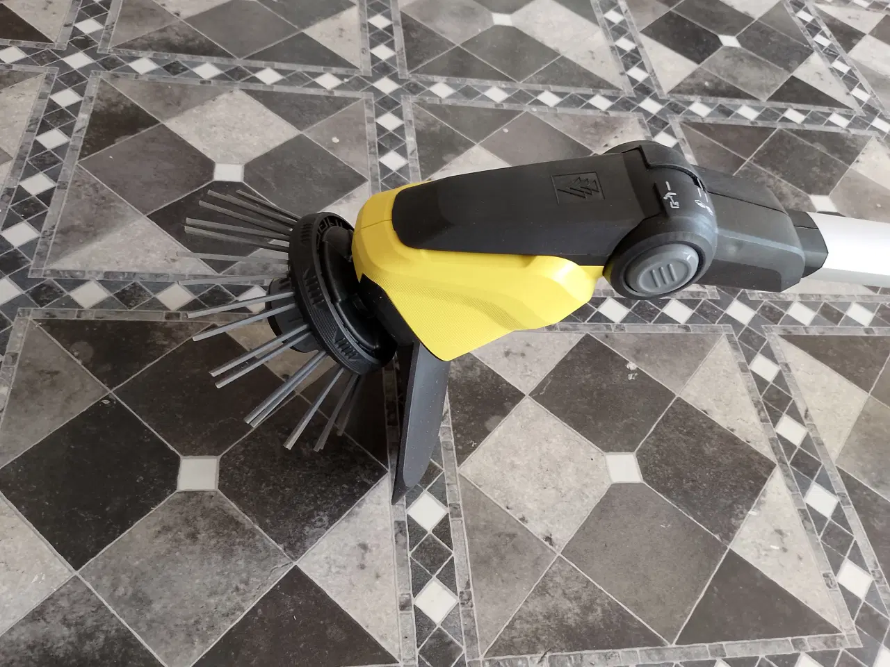 Billede 2 - Kärcher, Ukrudtsfjerner, inkl. batteri, WRE 18-55,