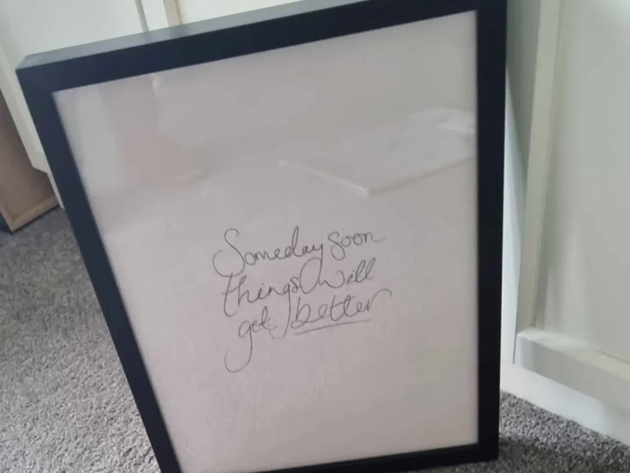 Billede 1 - Ribba billedramme med 2 plakater med tekst. Alt I