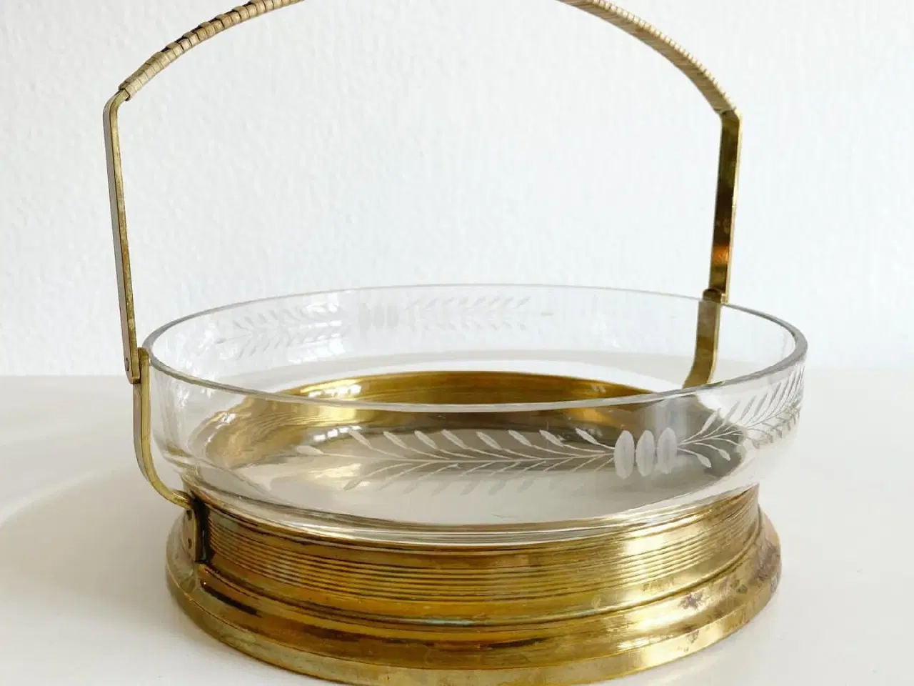Billede 1 - Stor klar skål m messingholder, beviklet hank, NB