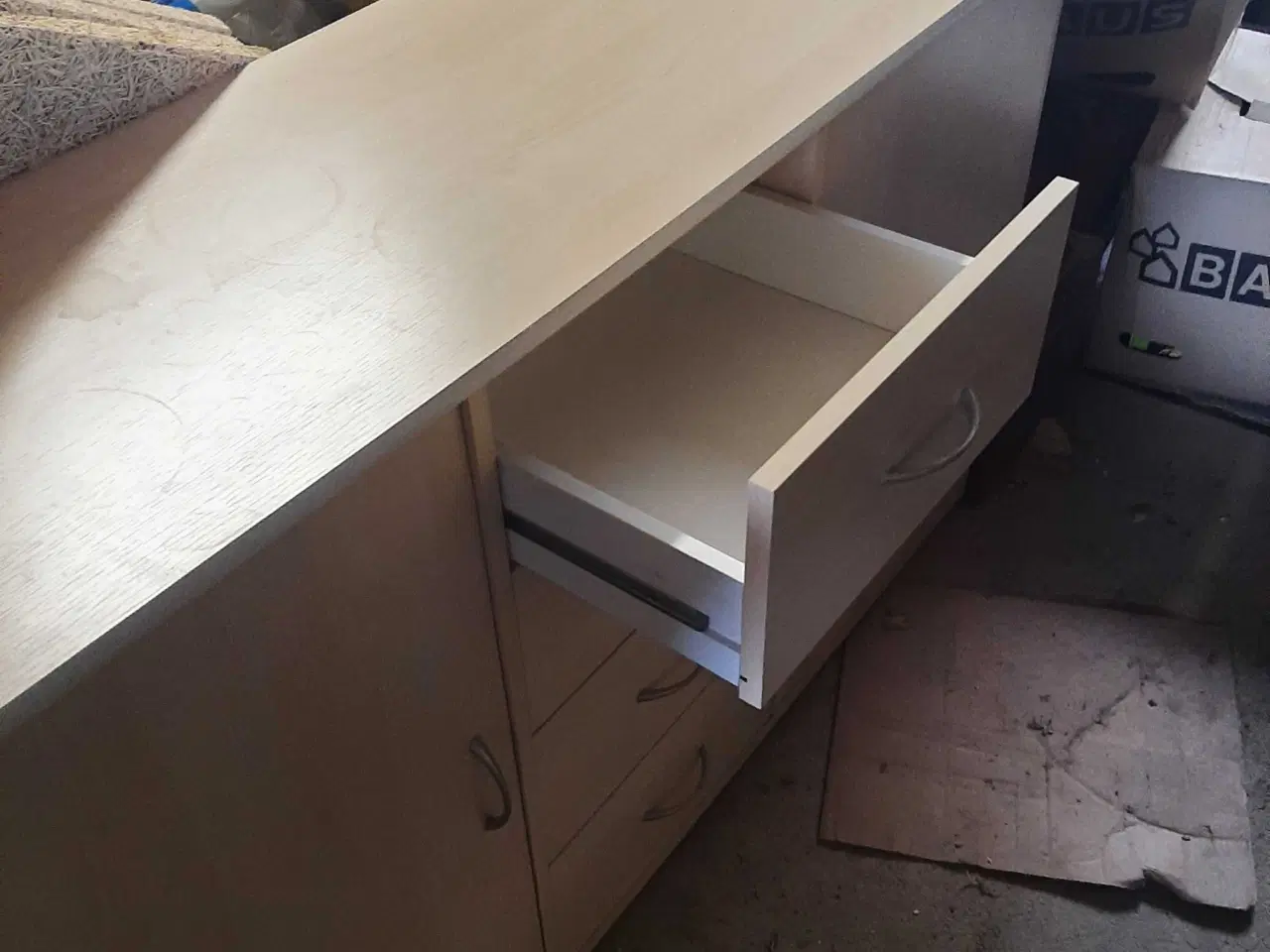 Billede 3 - Skænk I laminat 