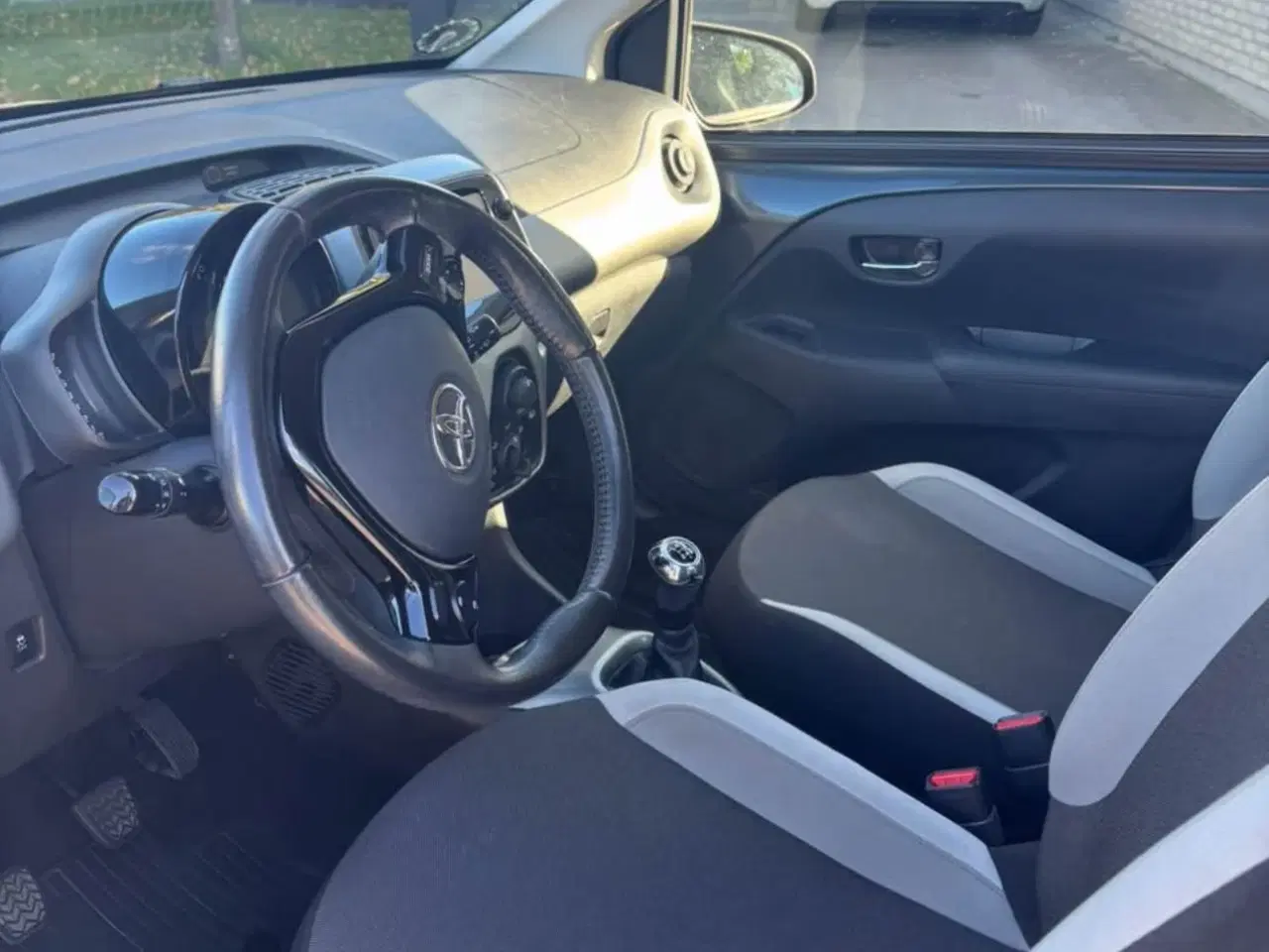 Billede 10 - Velkørende Toyota Aygo 1.0 Vvt-i med soltag 