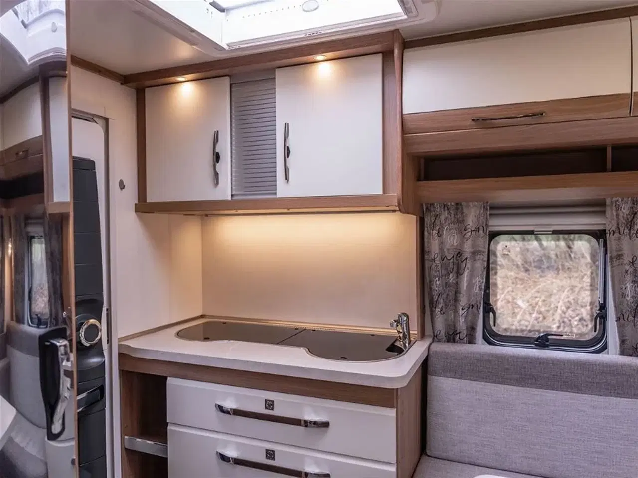 Billede 2 - 2021 - Hobby De Luxe 400 SFE