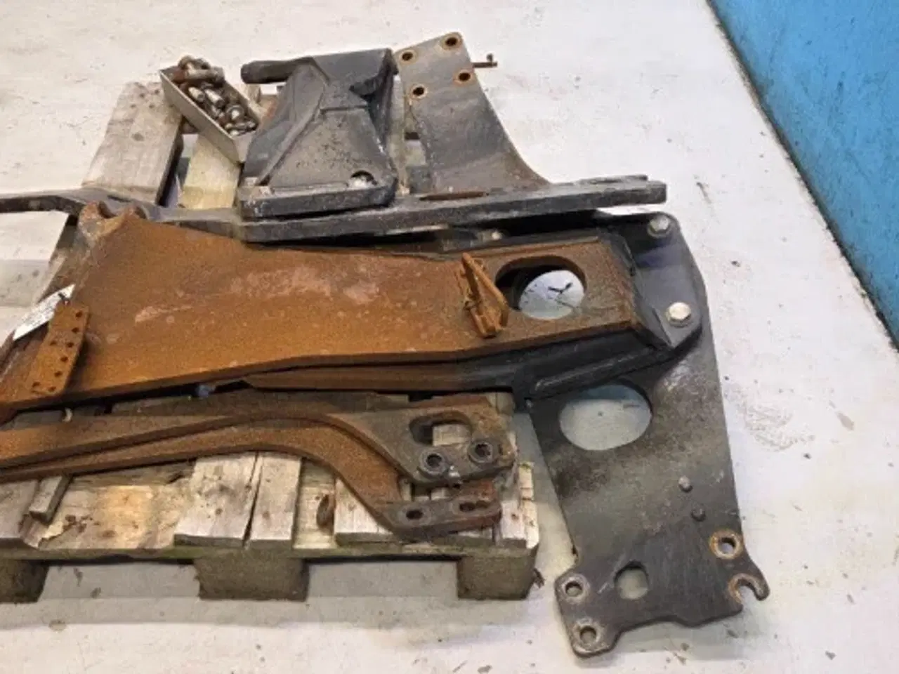 Billede 3 - New Holland T6 Frontlæsse Beslag 47714850