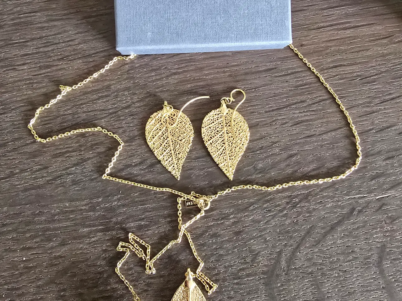 Billede 1 - Smykkesæt- halskæde og øreringe 