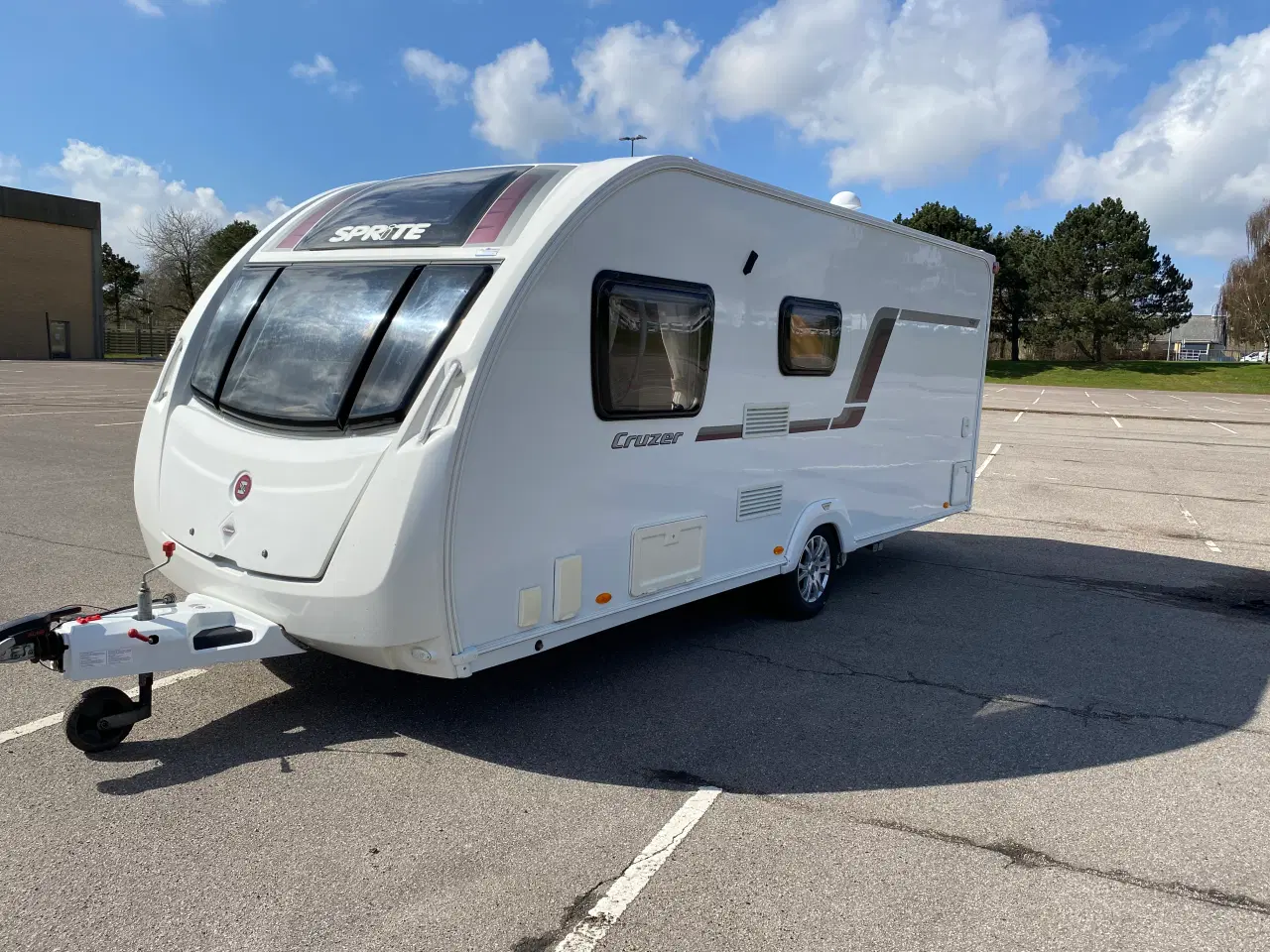 Billede 3 - KVALITET,CAMPINGVOGN ? der ligner en Autocamper. 