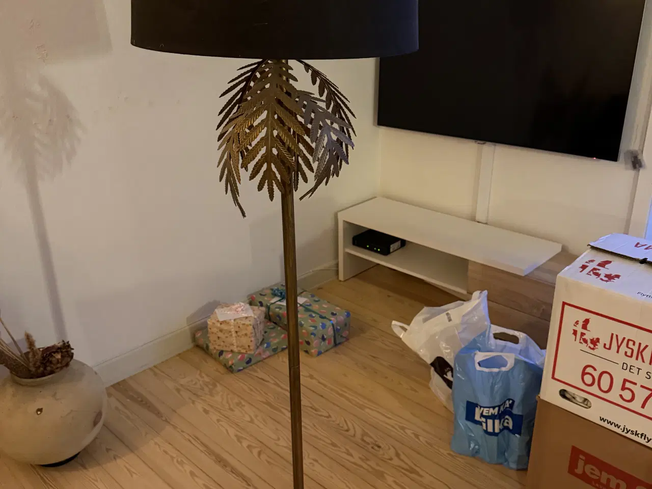 Billede 2 - Standerlampe sort/messing