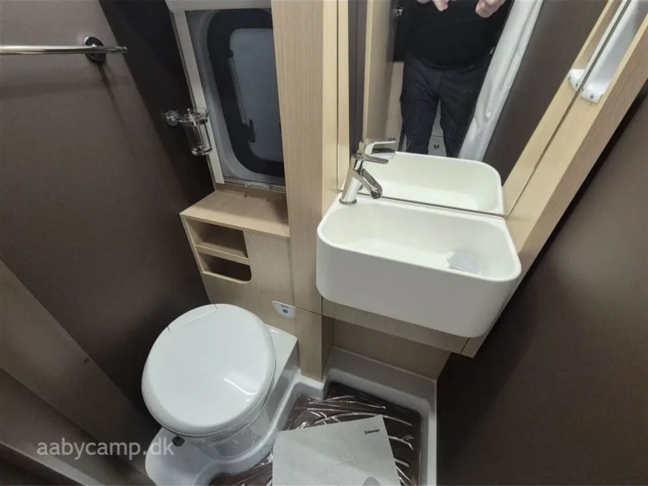 Billede 15 - 2026 - Autostar van 630LJ Design Edition   Luksus Van. Automatgaer. lædersæder.  Alufælge,  langsgående senge.