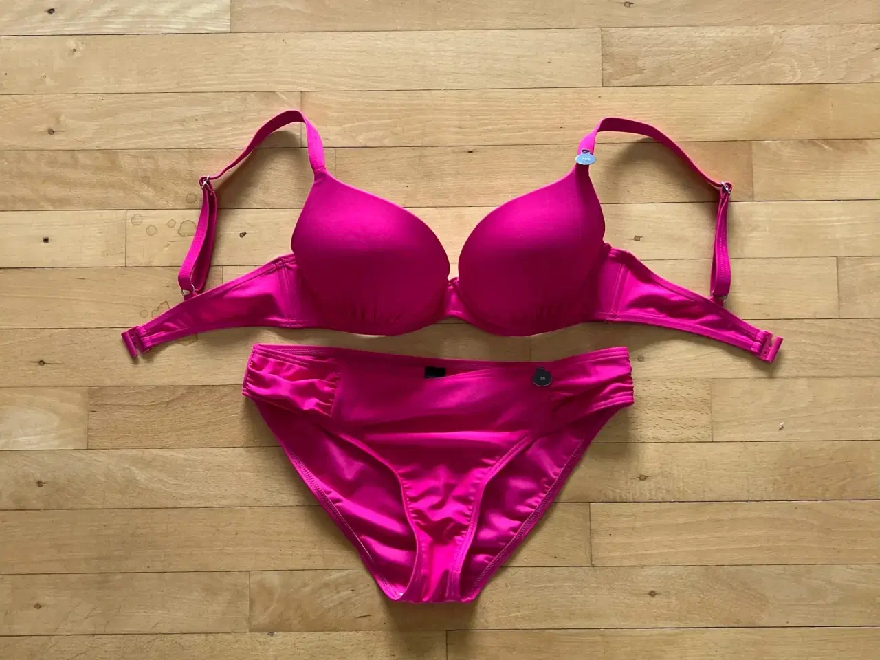 Billede 1 - Missya pink bikini str 38.