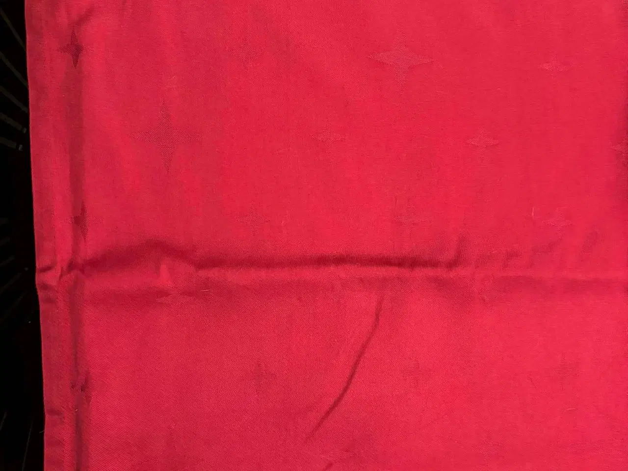 Billede 2 - Rød juledug: Södahl Stella Dug 140x180cm