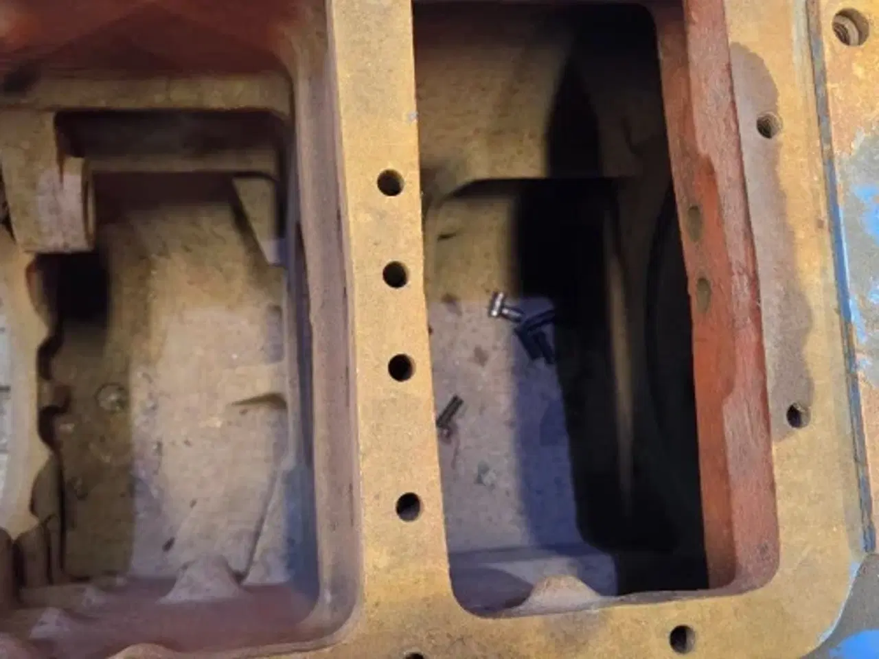 Billede 4 - Ford 8210 Gearkasse Hus E2NN7006EA