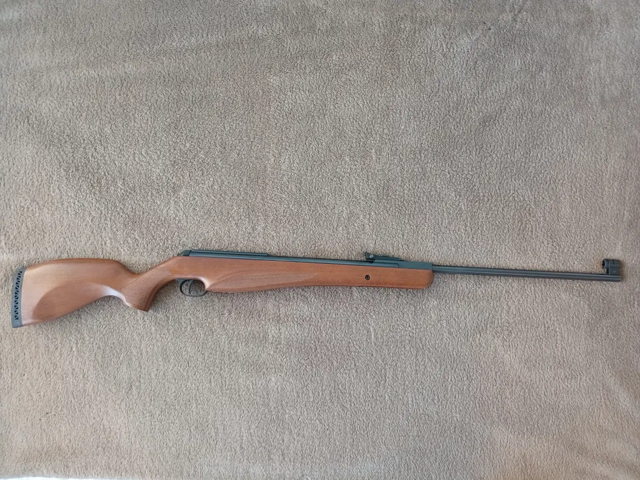 Billede 2 - Over 100 års erfaring er samlet i denne riffel.