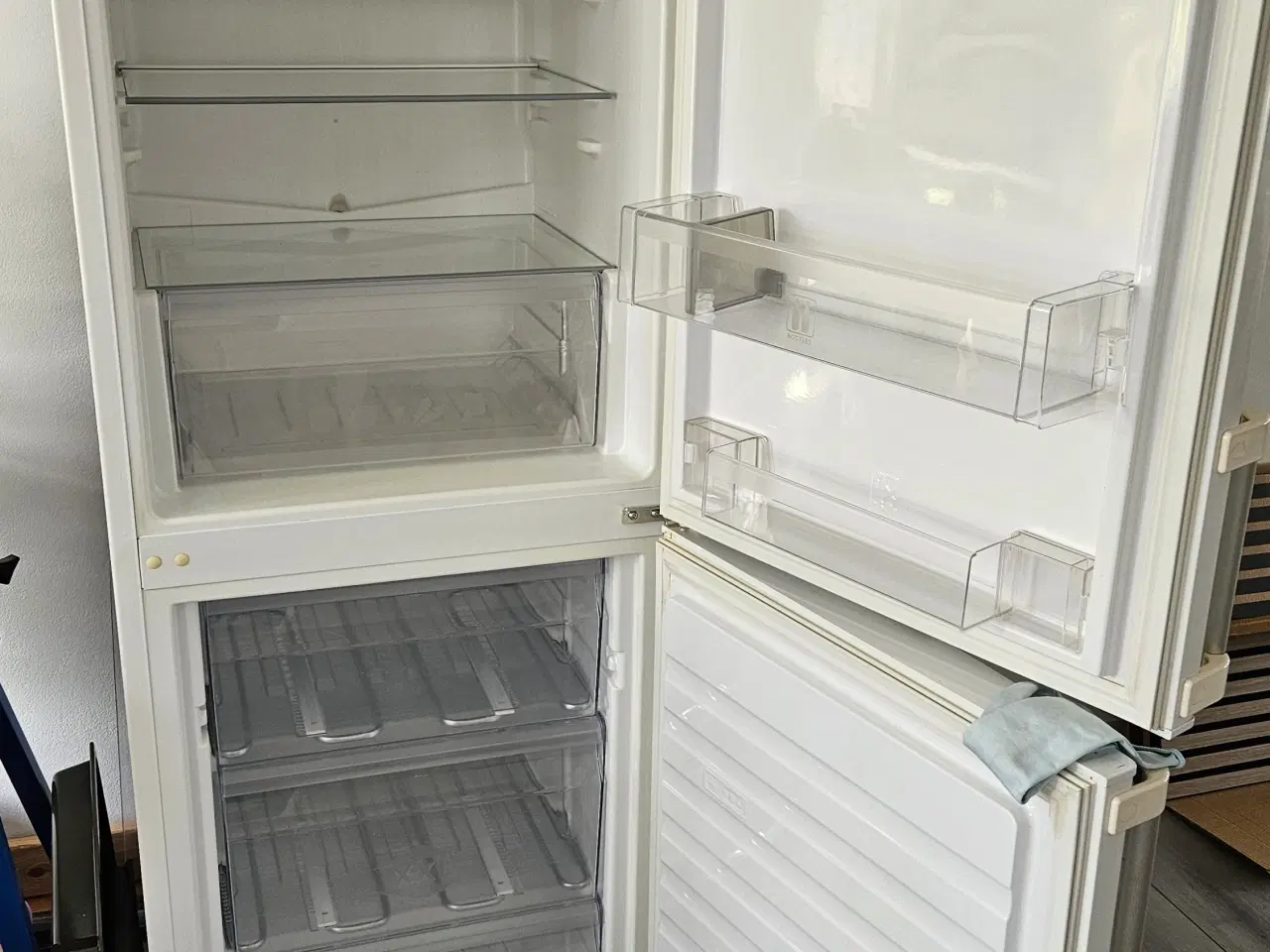Billede 2 - Whirlpool kølefryseskab WBE3114 W