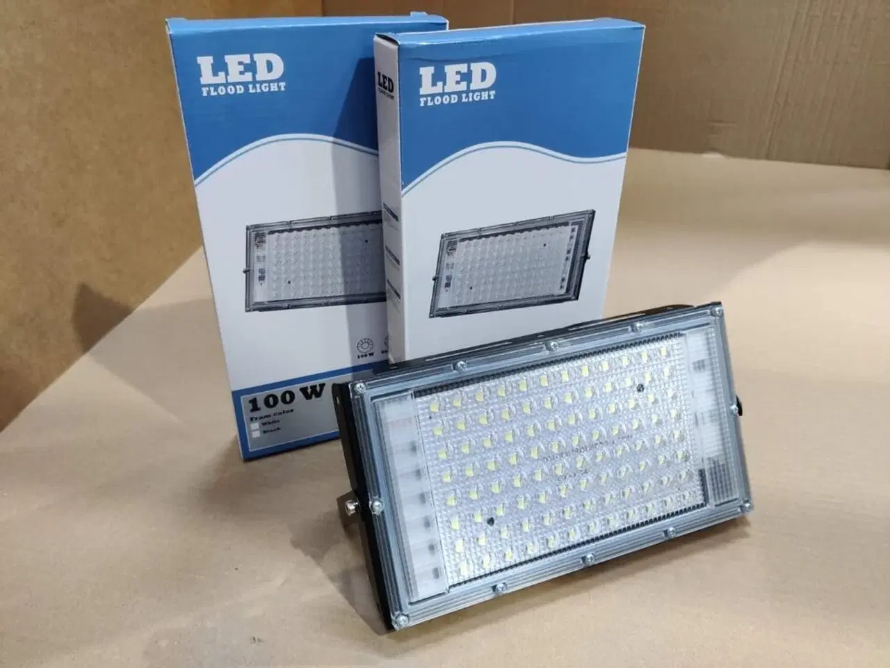 Billede 1 - 2 stk. 100 watt LED Projektør.