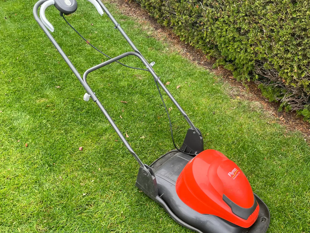 Billede 1 - Flymo græsslåmaskine