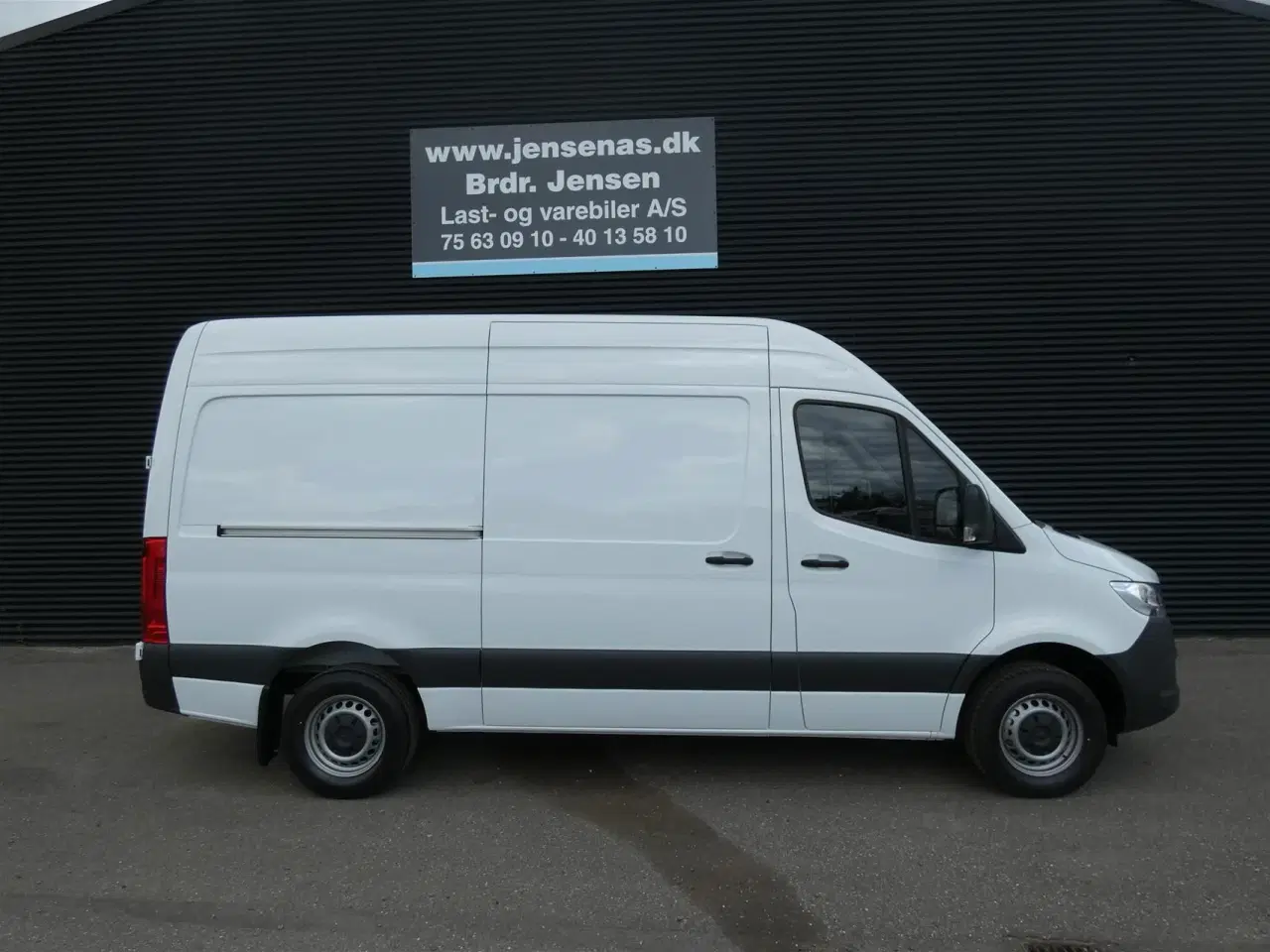 Billede 2 - Mercedes-Benz Sprinter 317 2,0 CDI A2 H2 RWD 9G-Tronic 170HK Van Aut.