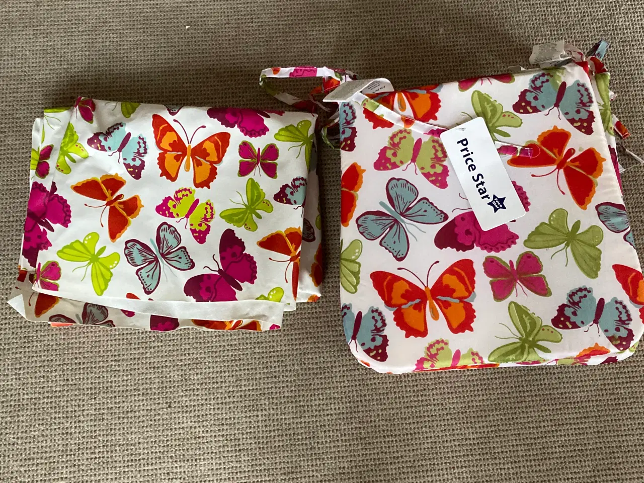 Billede 1 - 4 hynder og 1 plastdug