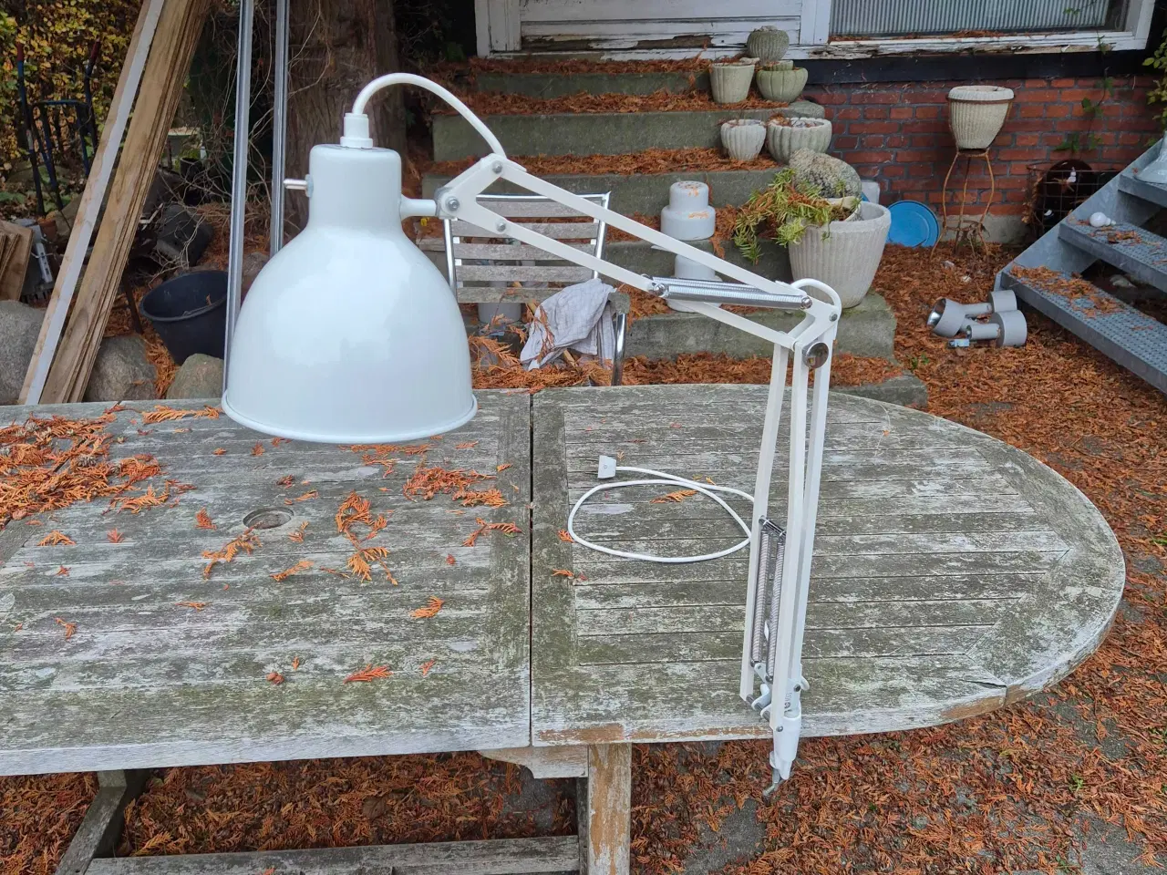 Billede 2 - Hvid arkitektlampe fra Luxo med parabolskærm