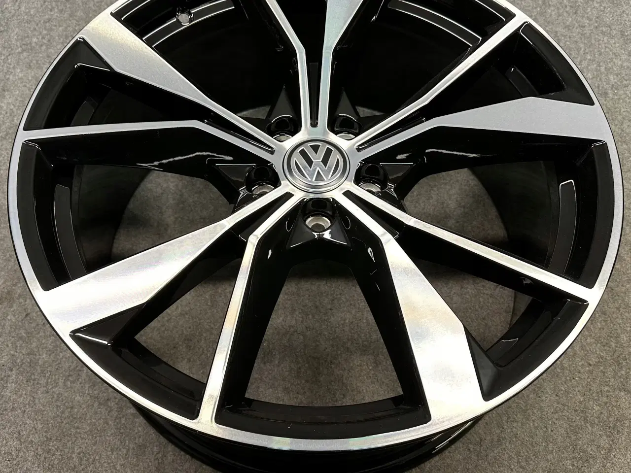 Billede 1 - ALUFÆLGE VW TIGUAN 5N 5NA R-LINE MISANO 20"