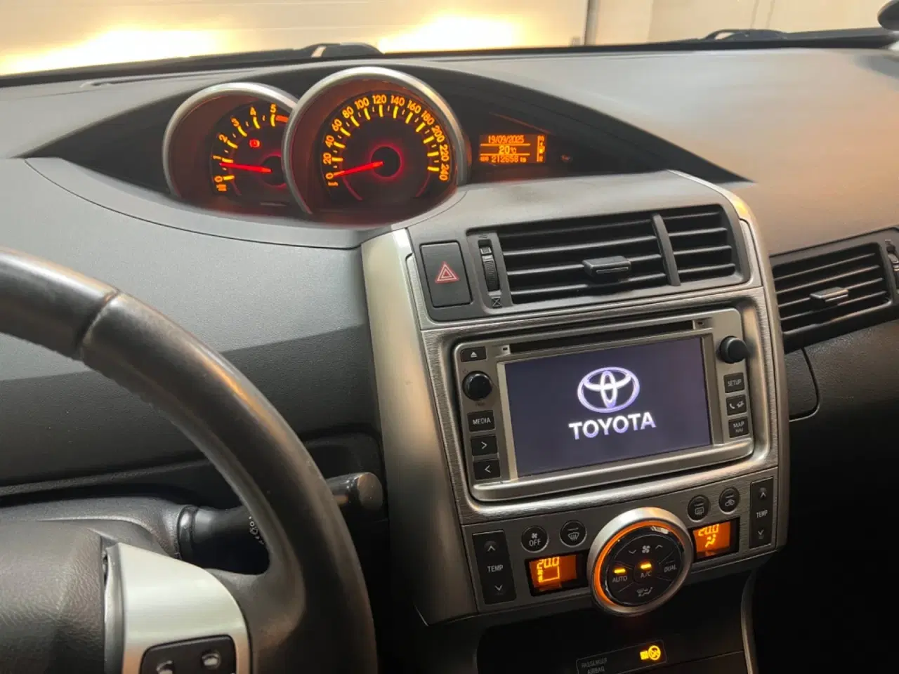 Billede 10 - Toyota Verso 2,0 D-4D TX 7prs