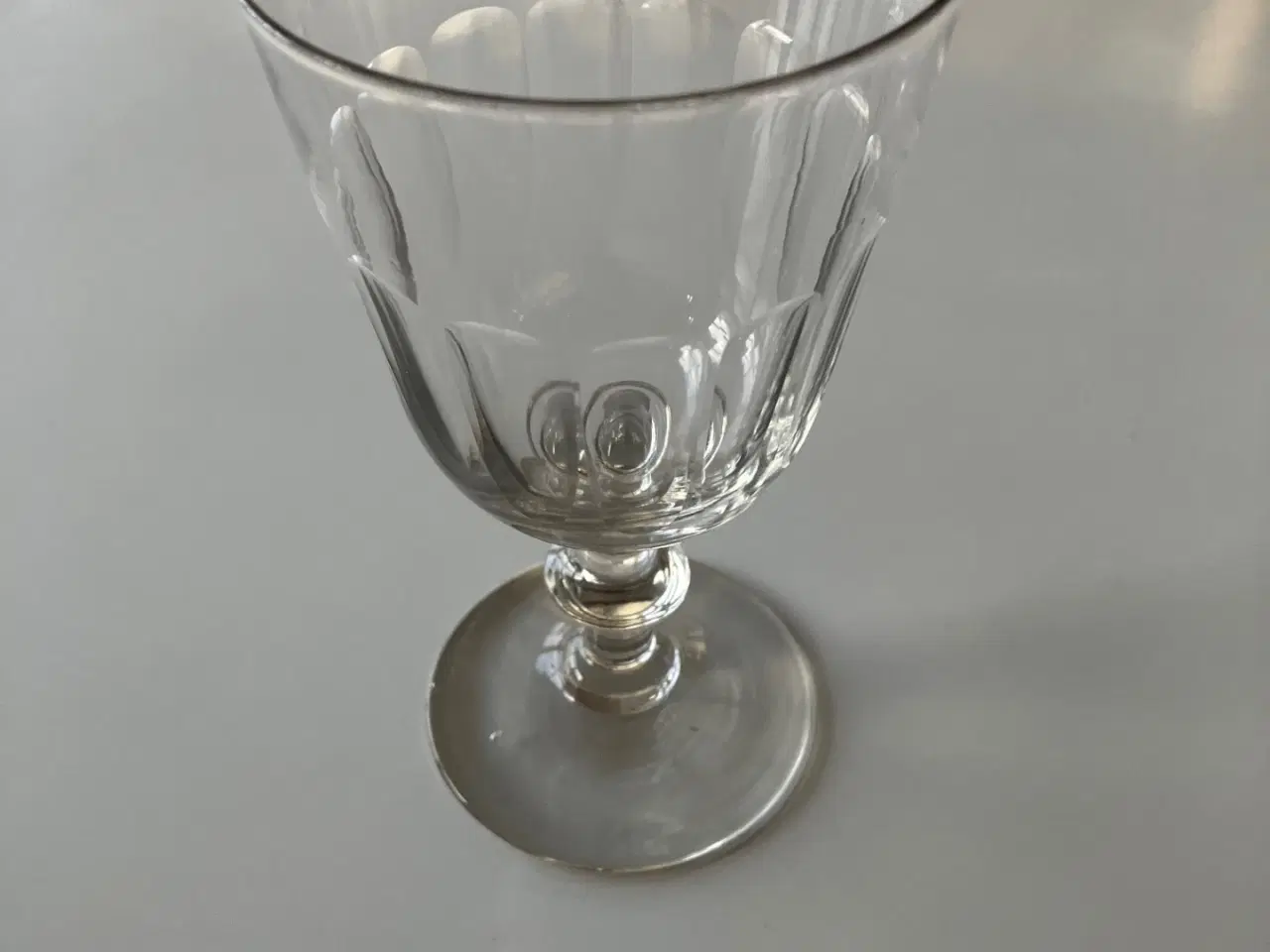 Billede 1 - Chr VIII glas - Belinois med slibninger