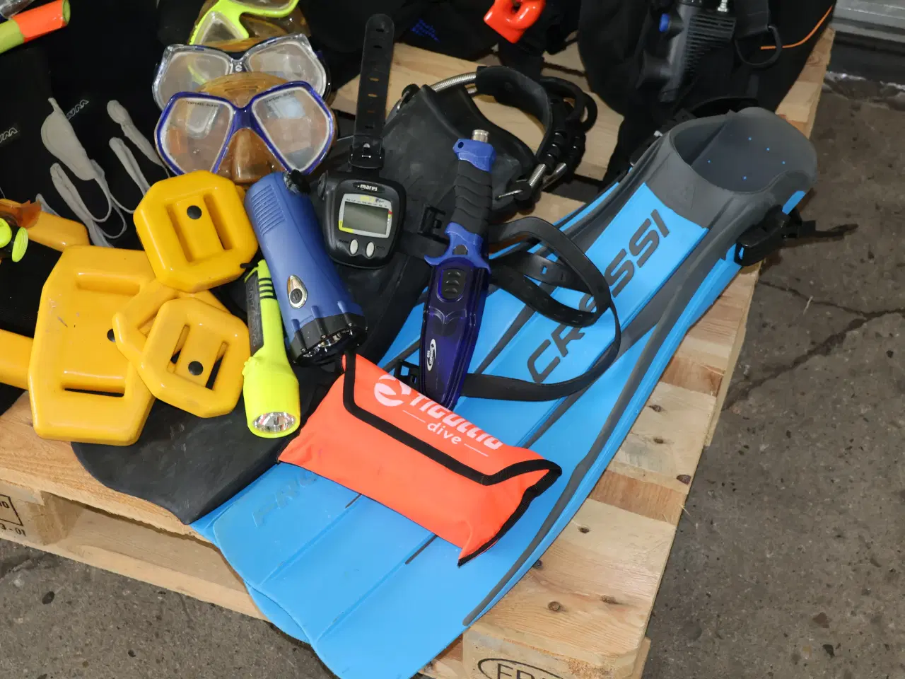 Billede 4 - Komplet dykkersæt: Latitude Seaquest vest....