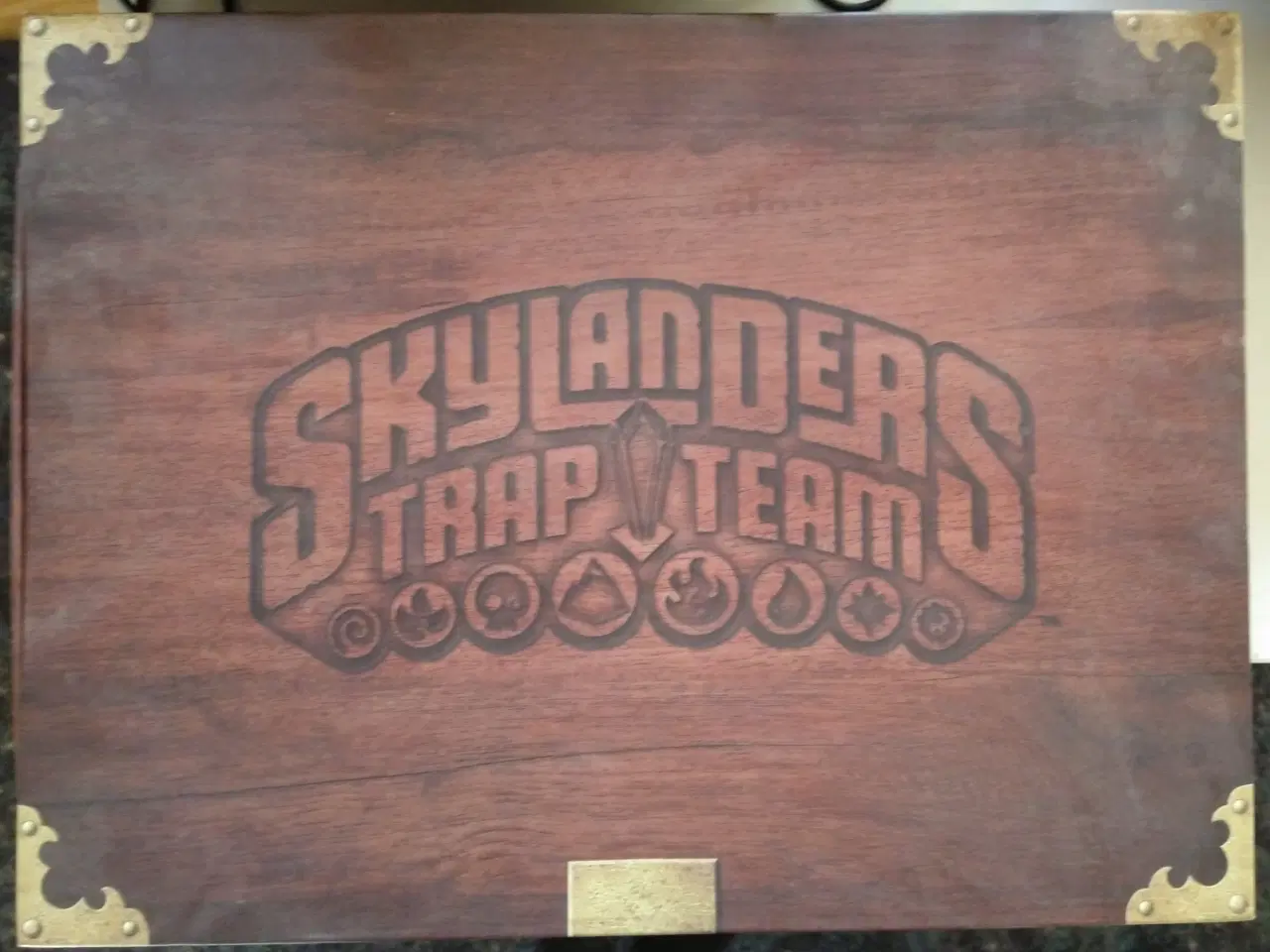 Billede 1 - Skylanders Trap Team Trap kasse inkl 44 traps