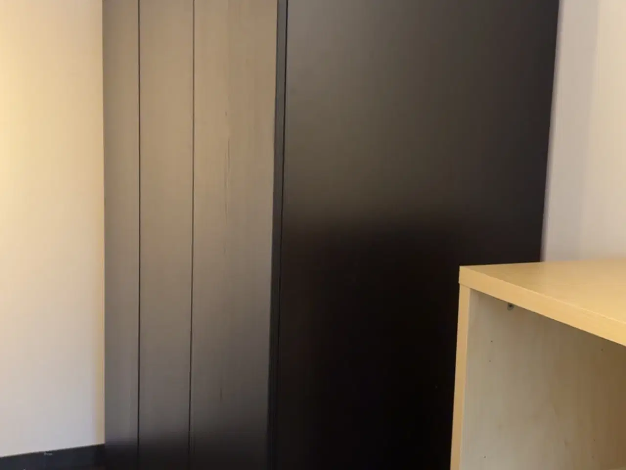 Billede 2 - Stort fint tøjskab 