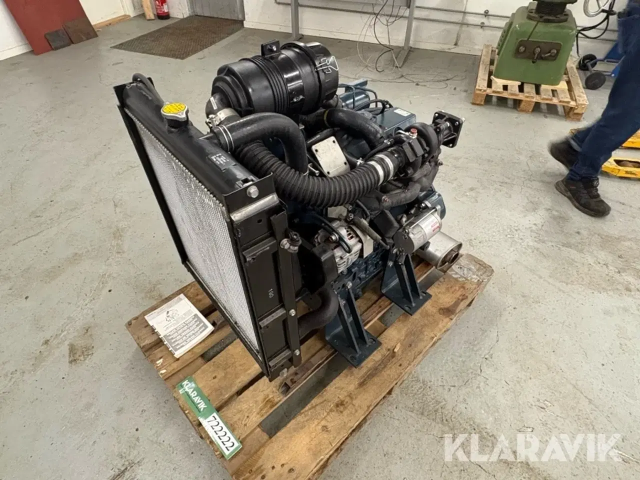 Billede 4 - Motor med køler Kubota V2403-3