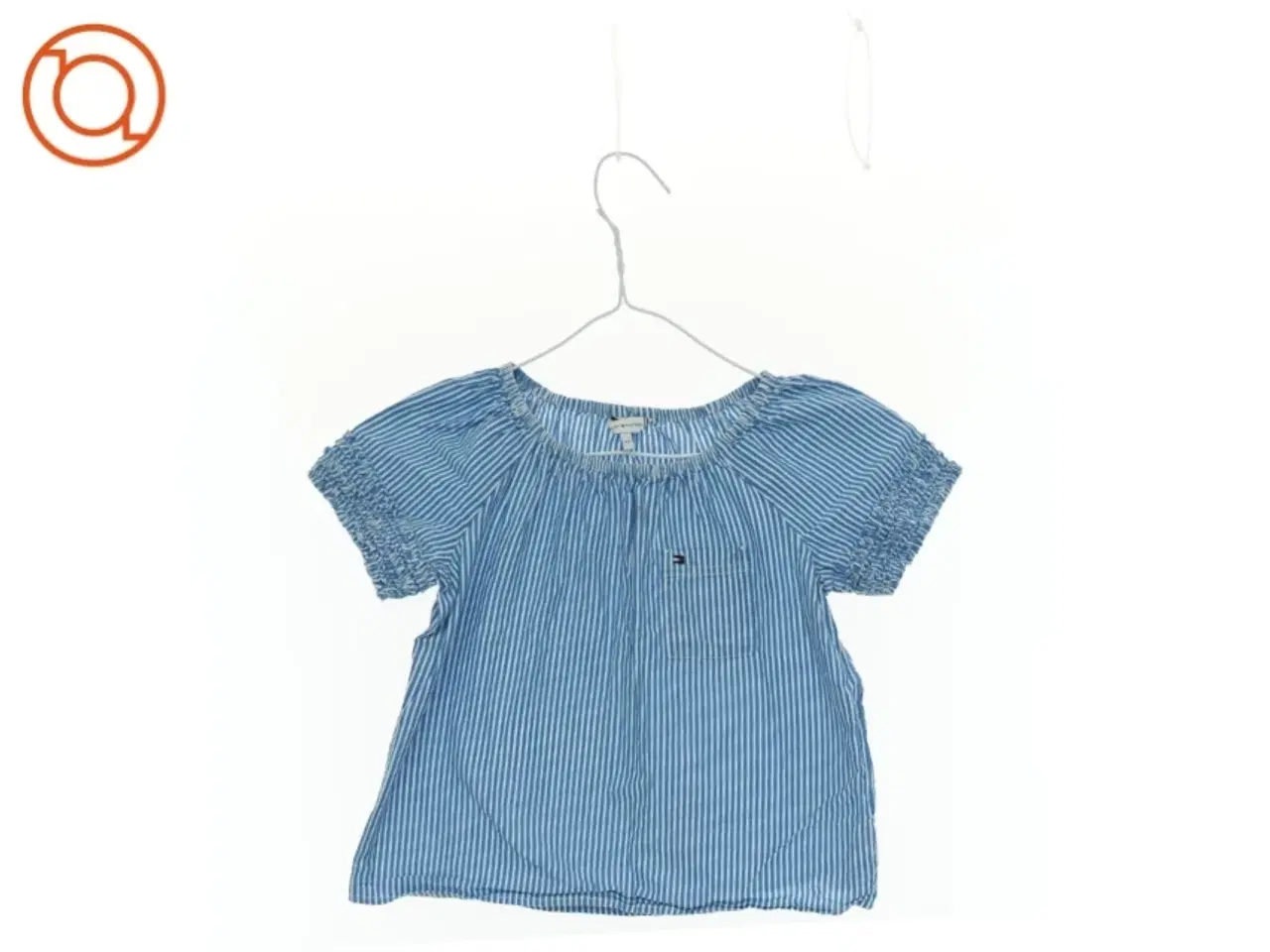 Billede 1 - T-Shirt fra Tommy Hilfiger (str. 122 cm)