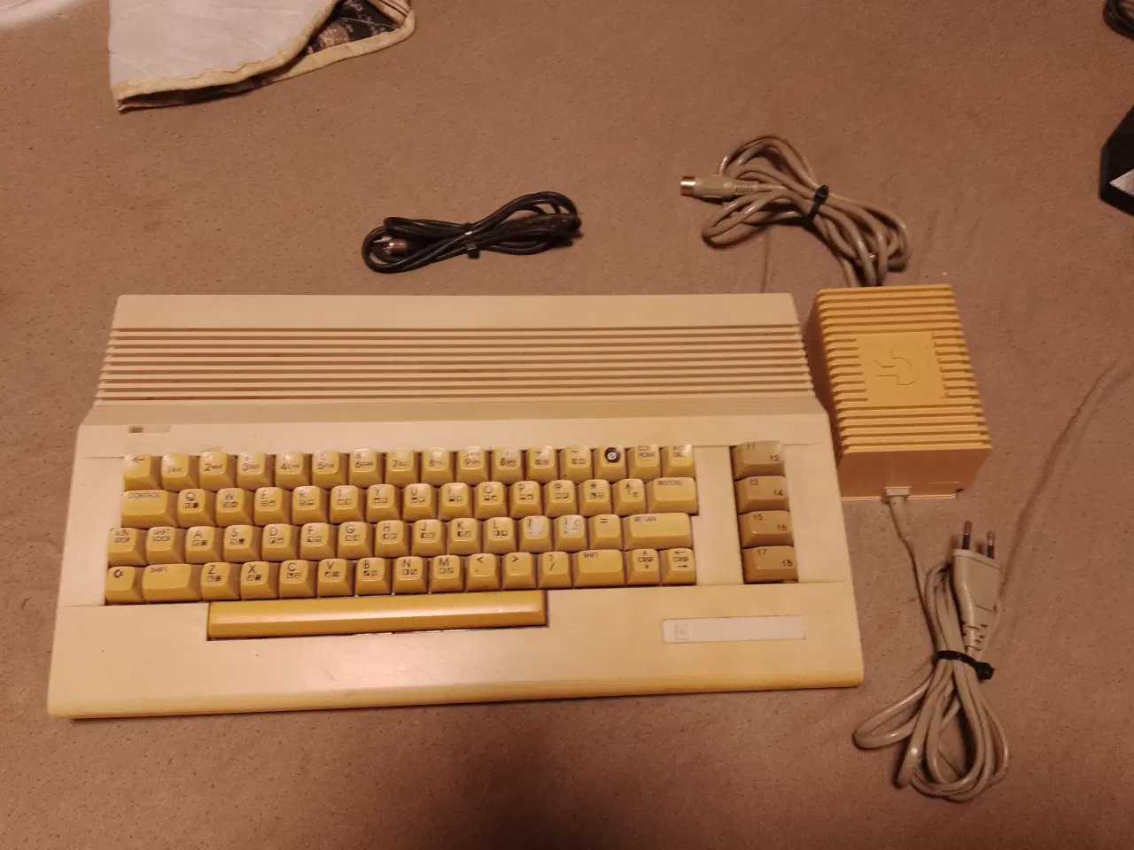 Billede 3 - Commodore 64 4 stk mm                           