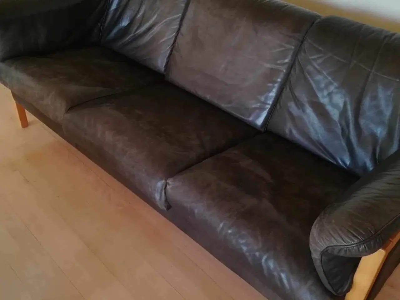 Billede 1 - Stouby sofa 2 og 3 personers Ægte læder.