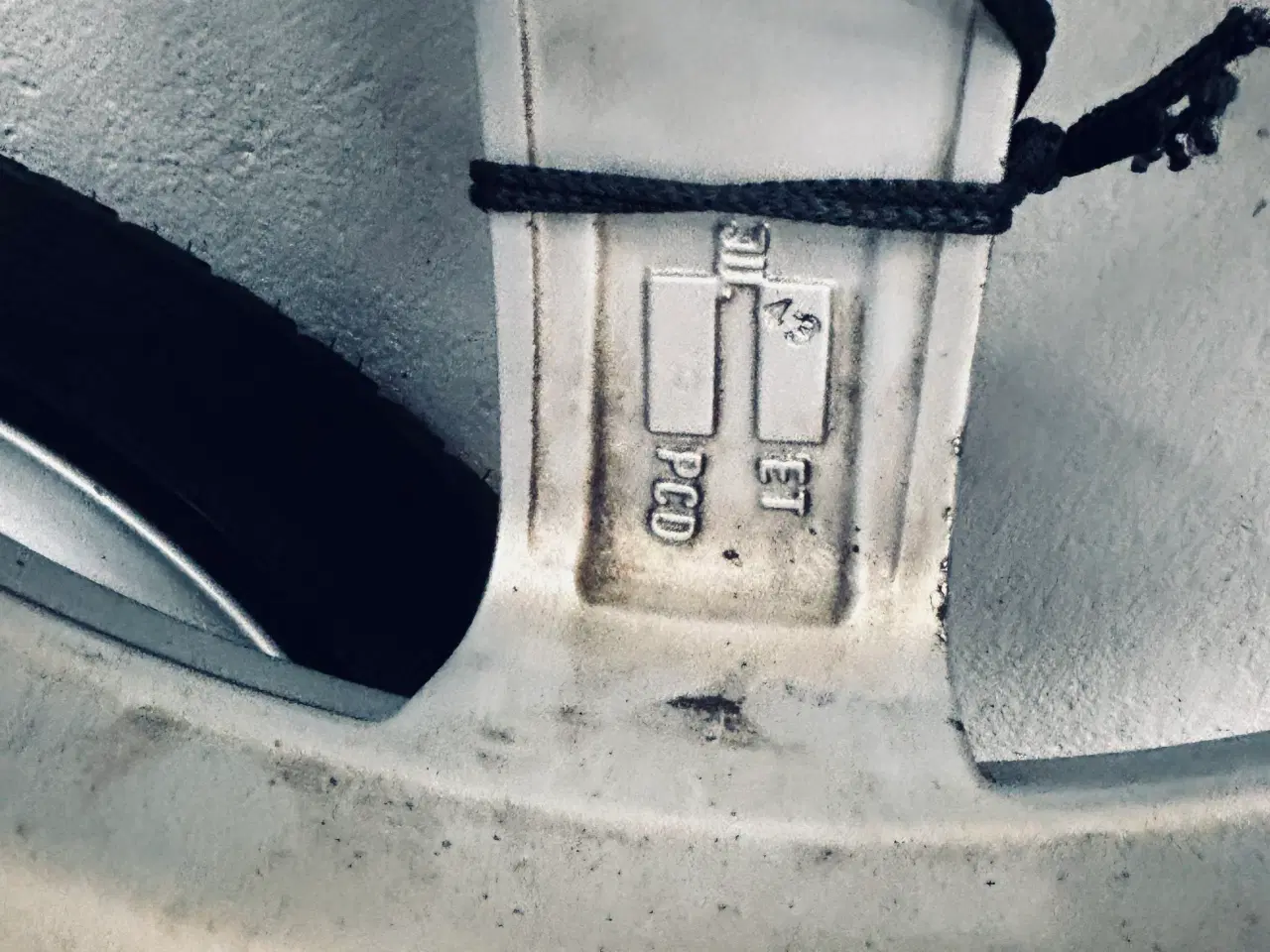 Billede 3 - Sælger alufælge med Michelin vinterdæk – 225/50 R1