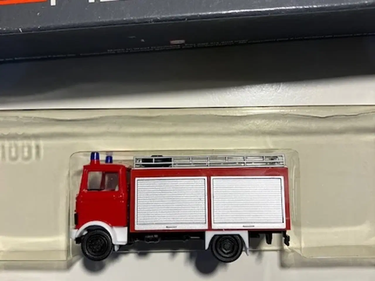 Billede 1 - Herpa 814501 Mercedes Brandbil H0 1:87 Som ny i æs