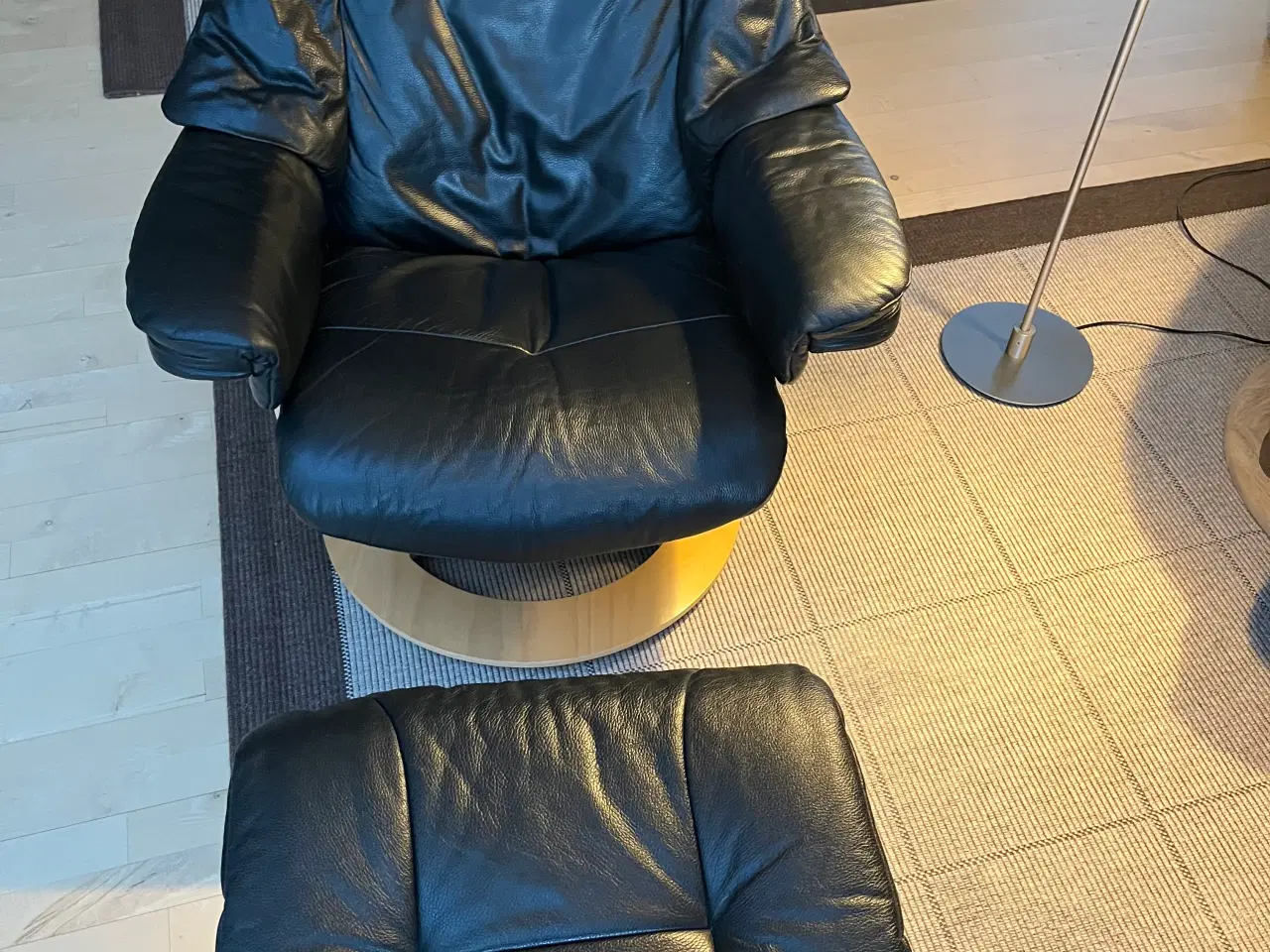 Billede 2 - Hjort Knudsen lænestol + skammel