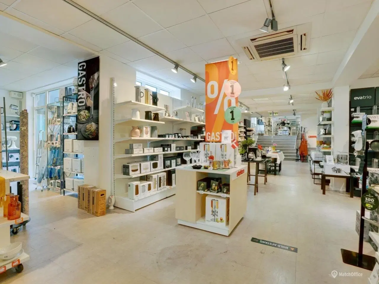 Billede 7 - Flot hjørnebutik i gågaden