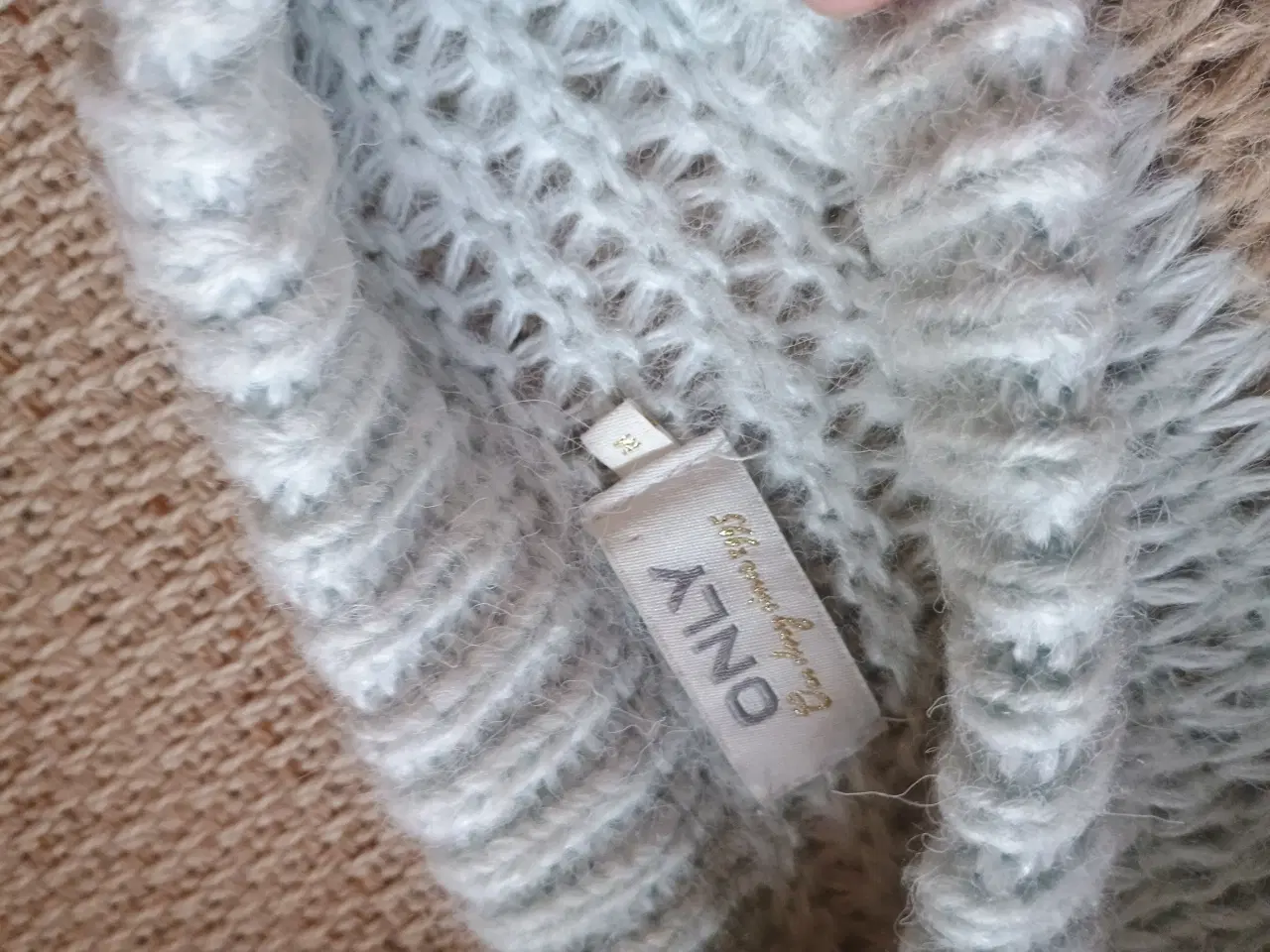 Billede 4 - Strik vest, kort model, Medium