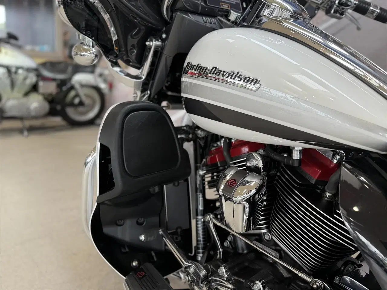 Billede 23 - Harley-Davidson FLHTCUTGSE Tri Glide Ultra CVO 117" Trike
